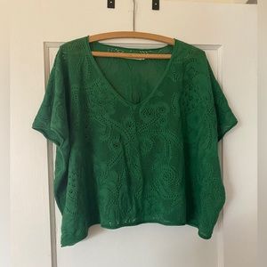 EUC Misha and Puff Lace cropped t, bottle green. Size M.